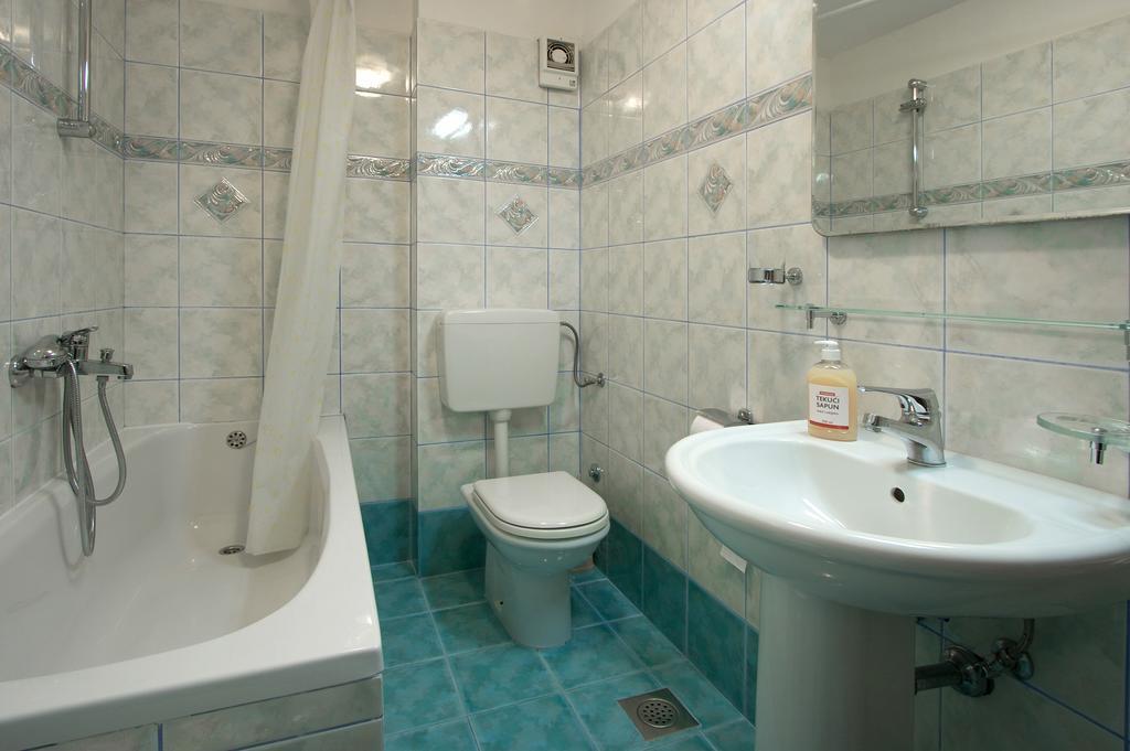 Apartments Ava Пореч Экстерьер фото