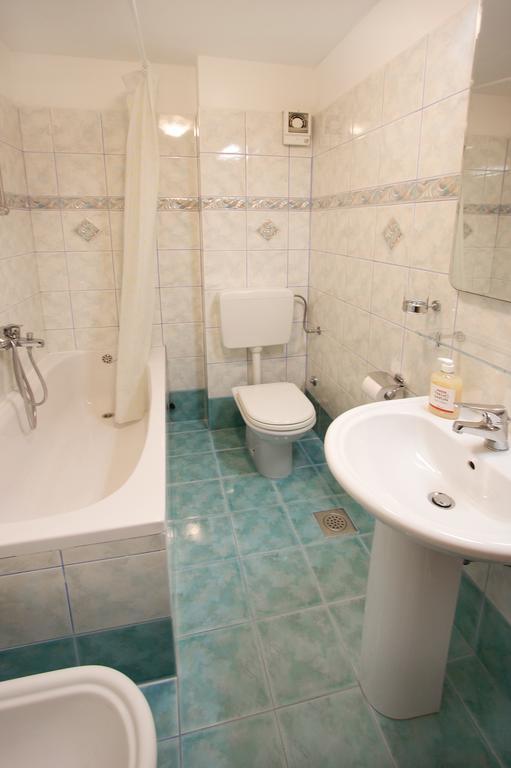 Apartments Ava Пореч Экстерьер фото